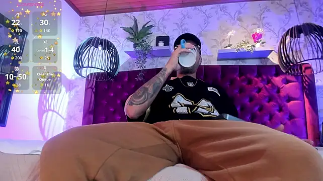 DrakeNeumann webcam show