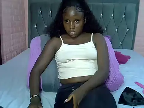 Chat XXX en directo de Happybree_