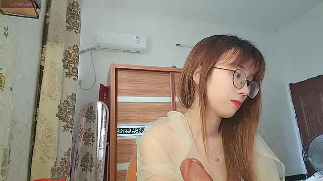 Lili_666 网络视讯表演