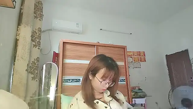 Lili_666 即時 XXX 聊天
