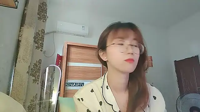 Lili_666's Live XXX Chat
