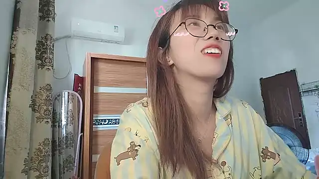 Lili_666's Live XXX Chat
