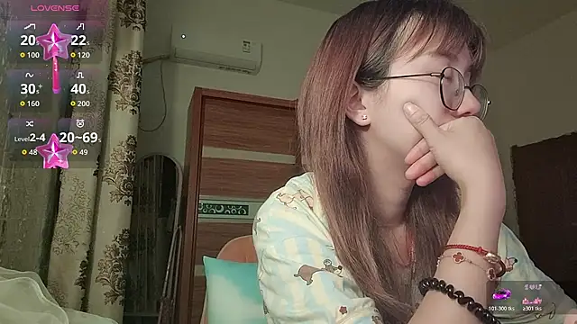 Lili_666: онлайн-секс-чат