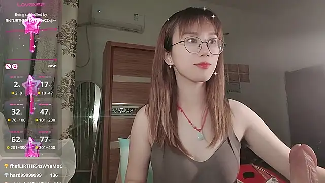צ'אט XXX בשידור חי של Lili_666