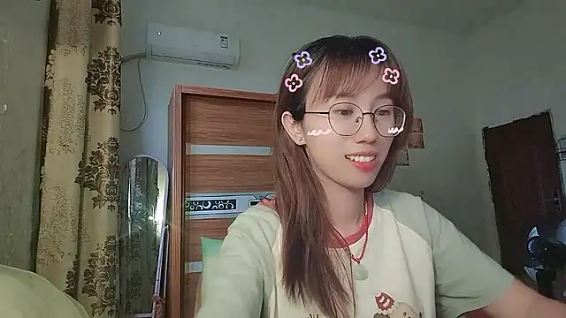 Chat +18 de Lili_666 ao vivo