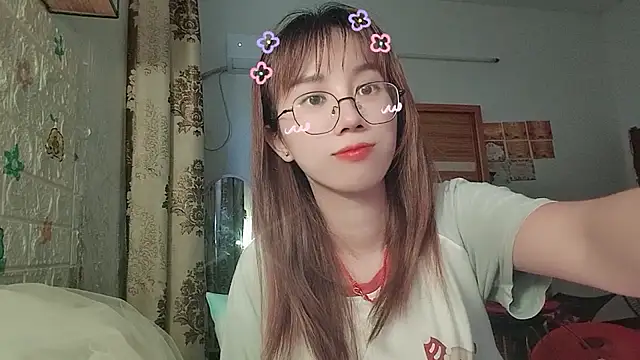 Lili_666 élő XXX-chatje