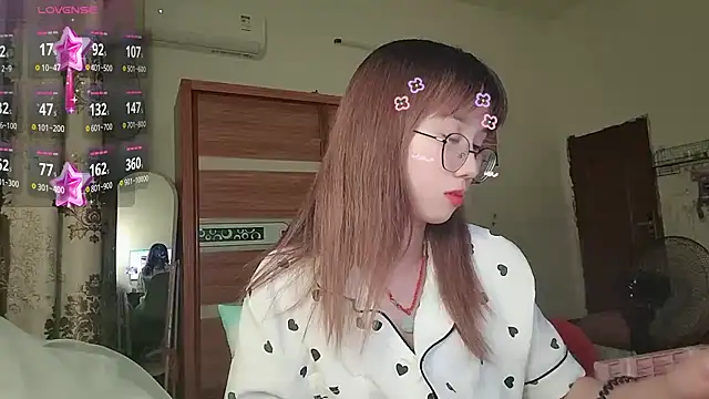 Lili_666 – Naživo XXX chat