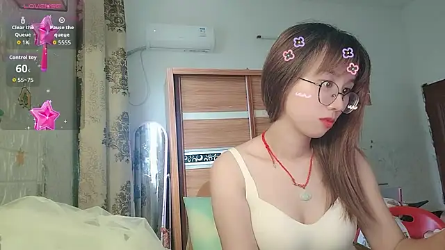 Czat XXX na żywo – Lili_666