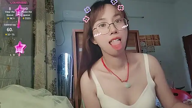 Czat XXX na żywo – Lili_666