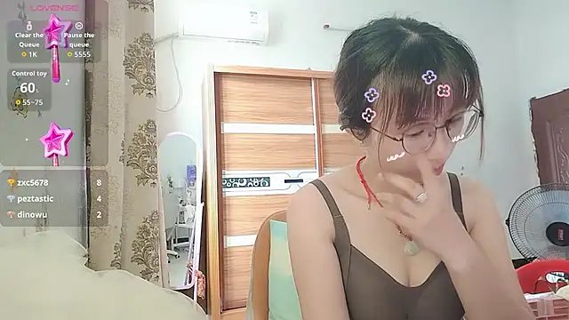 Chat XXX en directo de Lili_666