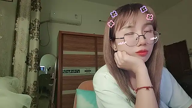 Lili_666 在線直播表演