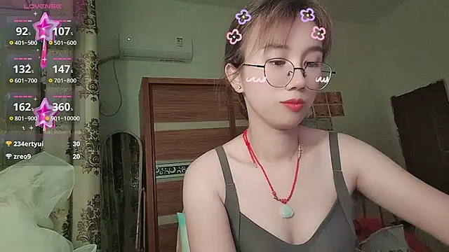 צ'אט XXX בשידור חי של Lili_666