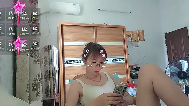צ'אט XXX בשידור חי של Lili_666
