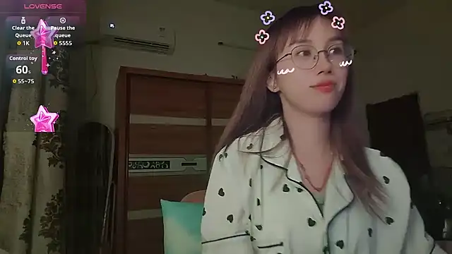 Lili_666 网络视讯表演