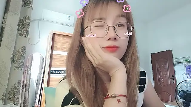 Lili_666 XXX чат на живо