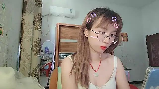 Czat XXX na żywo – Lili_666