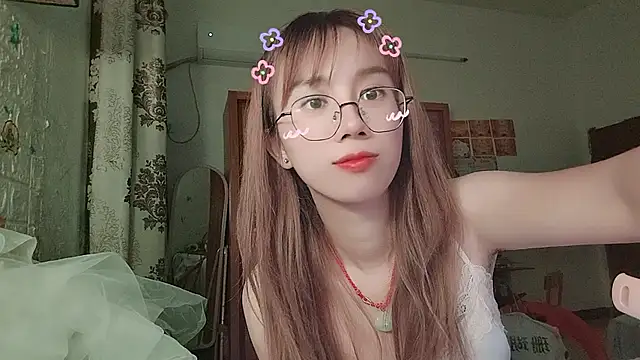 Lili_666 – Naživo XXX chat