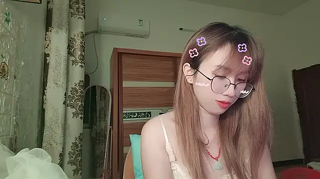 Lili_666's Live XXX Chat