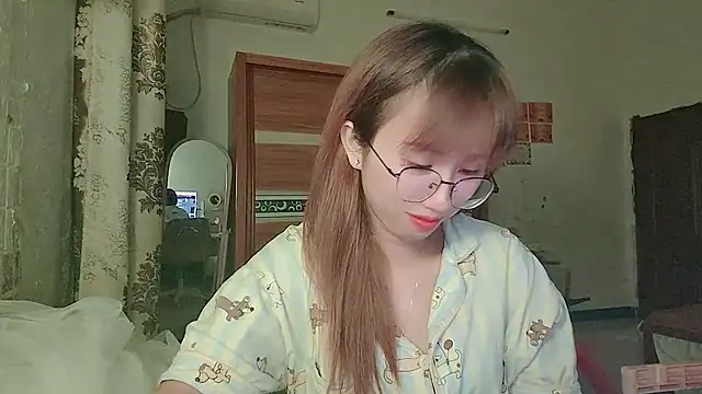 Chat +18 de Lili_666 ao vivo