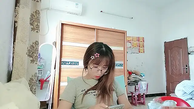 Lili_666 网络视讯表演