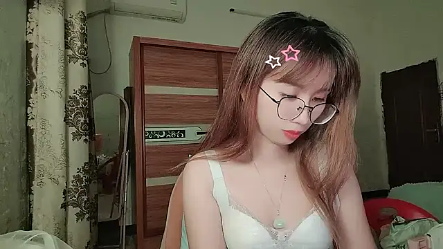 Chat +18 de Lili_666 ao vivo
