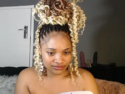 Chat XXX Live CREAMYCUPCAKExxx