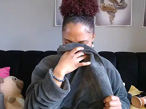 CREAMYCUPCAKExxx – Naživo XXX chat