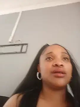 XXX chat uživo modela CREAMYCUPCAKExxx
