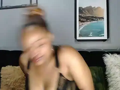 CREAMYCUPCAKExxx's Live XXX Chat