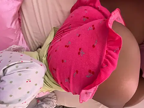 Onlypawzzのウェブカメラショー