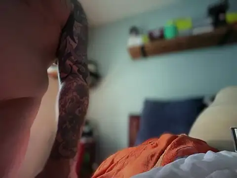 Tattooednakedguy webkamerás műsora