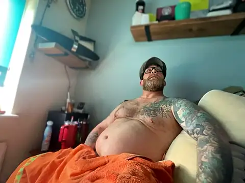 Tattooednakedguy Show in webcam