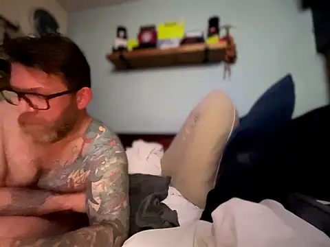 Tattooednakedguy Show in webcam