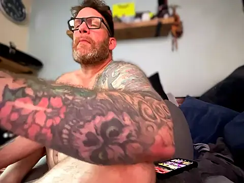 Tattooednakedguy's Webcam Show