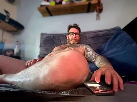Tattooednakedguy's Webcam Show