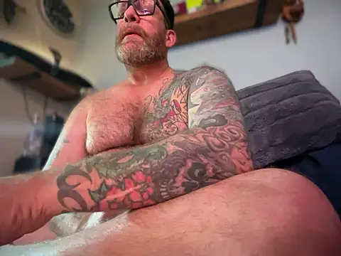 Tattooednakedguy Show in webcam
