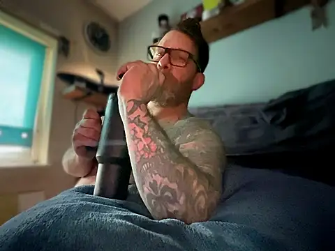 Tattooednakedguy's Webcam Show
