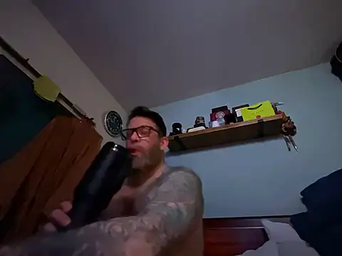 Webkamerová show Tattooednakedguy