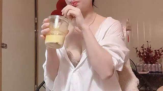 LinhChi_9x – Live XXX-chat