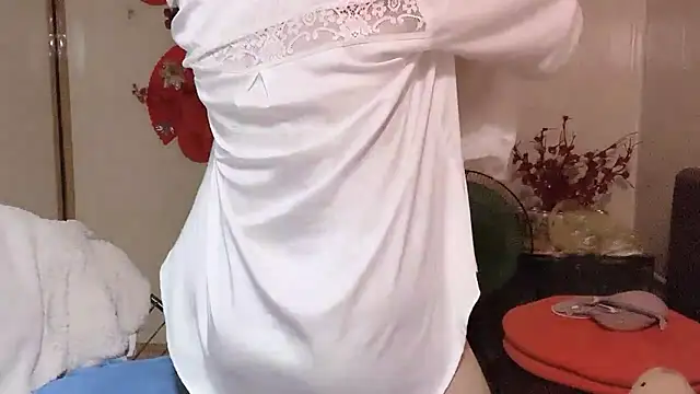 XXX chat uživo modela LinhChi_9x