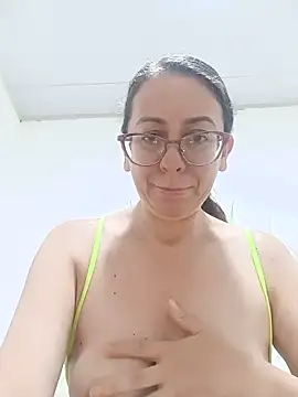 Chat +18 de miss_hanna07 ao vivo