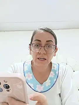 Chat +18 de miss_hanna07 ao vivo