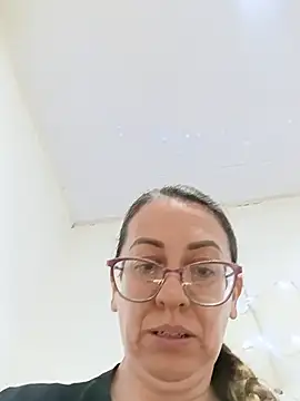 Chat +18 de miss_hanna07 ao vivo