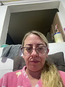 חדר צ'אט בשידור חי של miss_hanna07