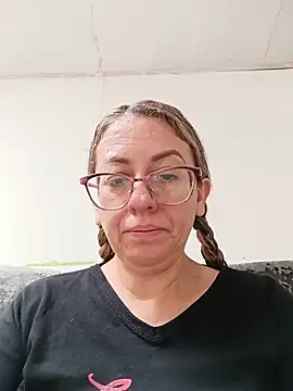 צ'אט XXX בשידור חי של miss_hanna07