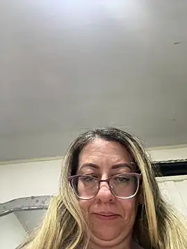 Chat +18 de miss_hanna07 ao vivo