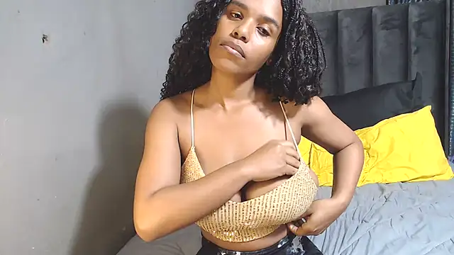 SexySlenderLexy élő XXX-chatje