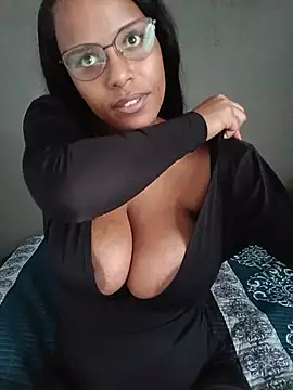 SexySlenderLexy Adlı Modelin Canlı XXX Sohbeti