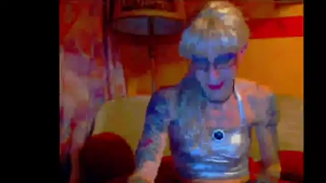 Pokazy przed kamerką – cuxladyboy