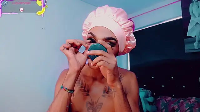 Kendall_hornyy Show Webcam